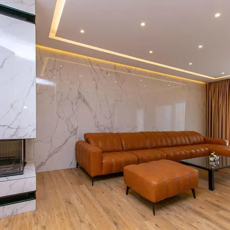 Leona Xxl * Jesenice (Split-Dalmatia)