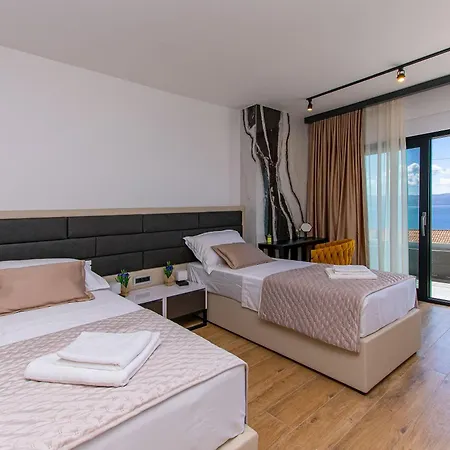 Leona Xxl Villa Jesenice (Split-Dalmatia)